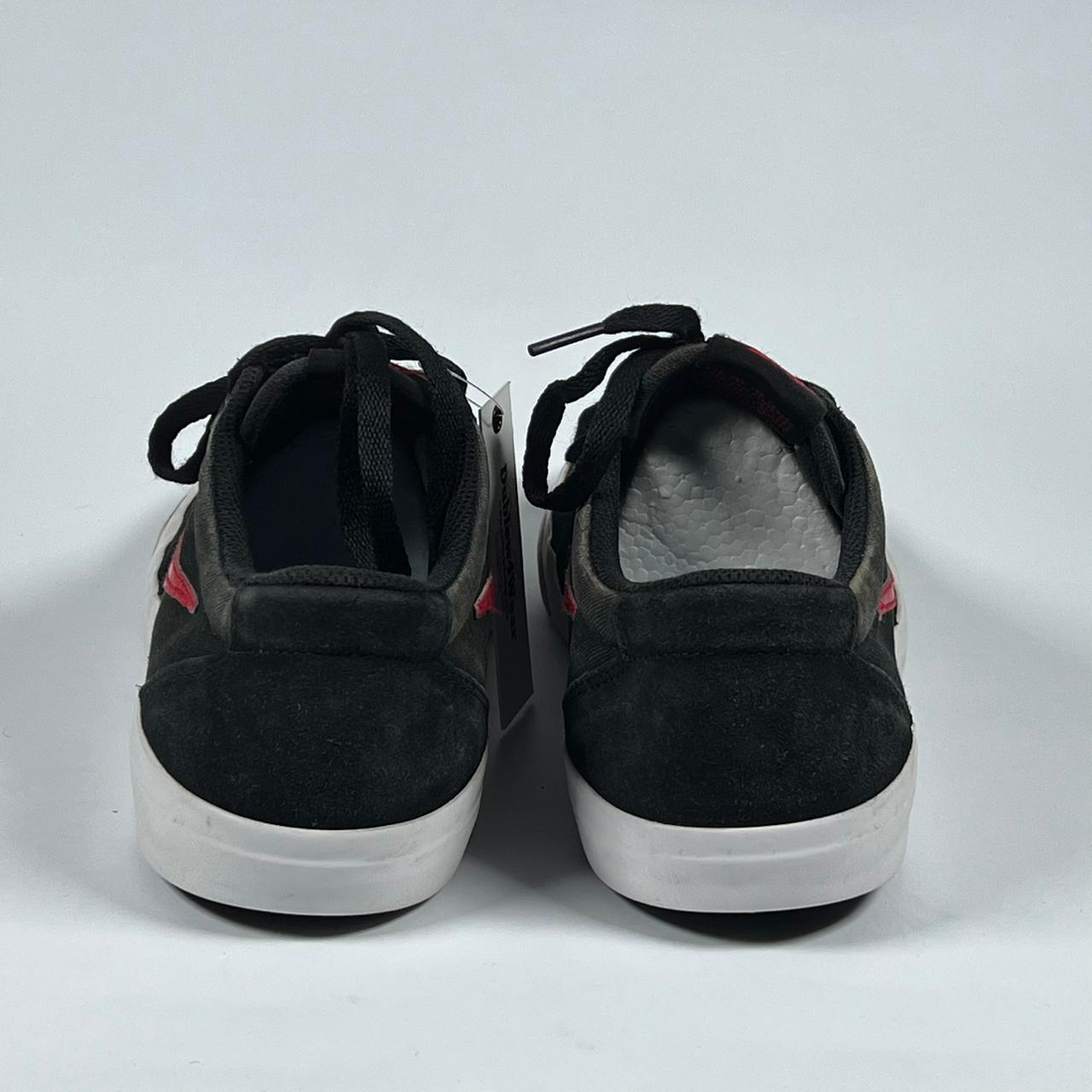 Nike SB Chron Skate Shoes