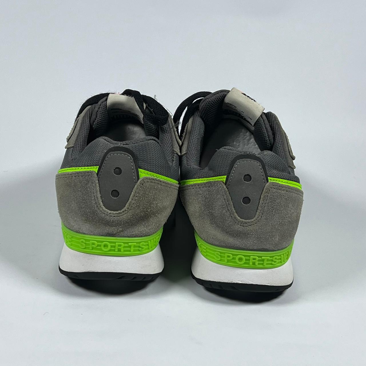 Nike Venture Runner Basketball Shoes