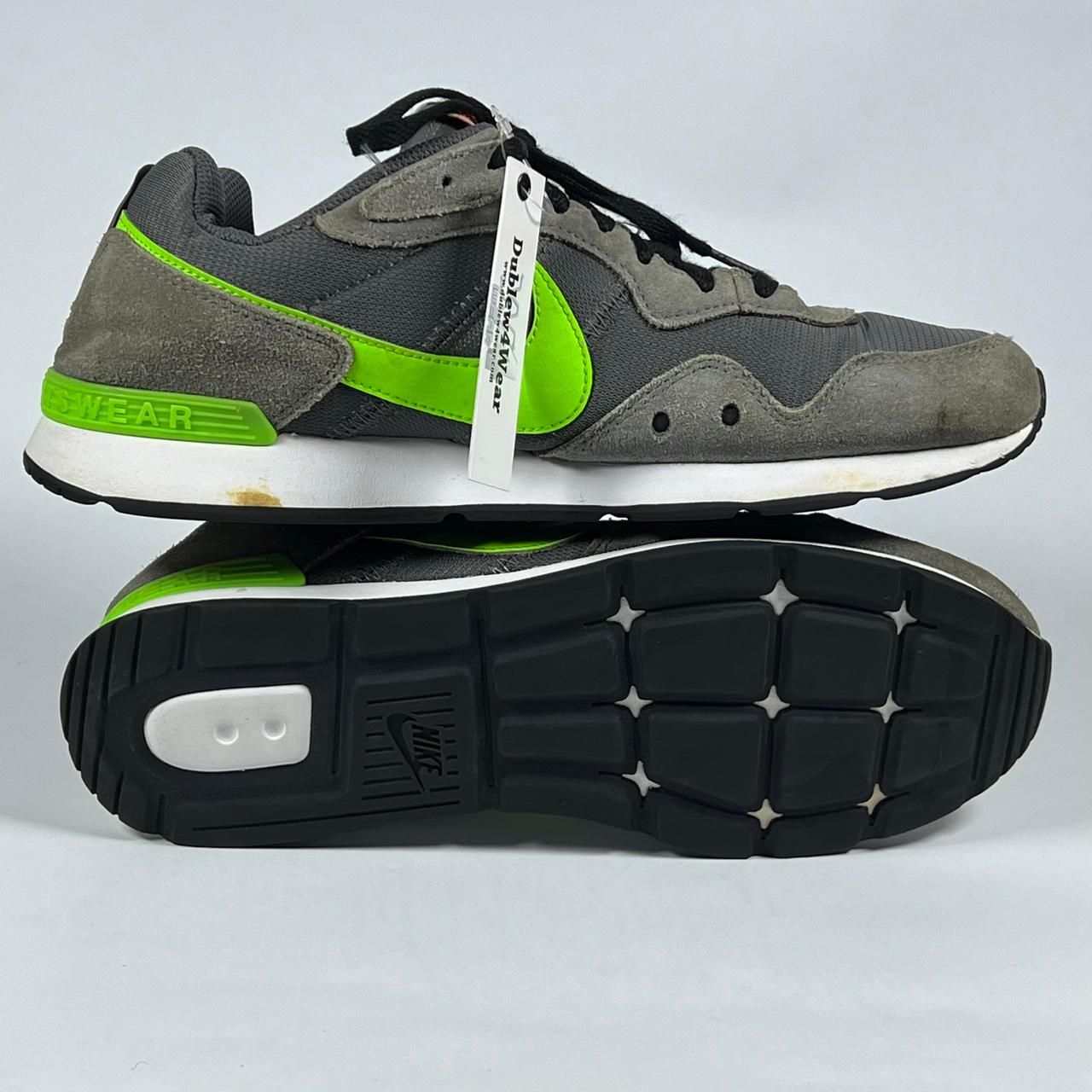 Nike Venture Runner Basketball Shoes