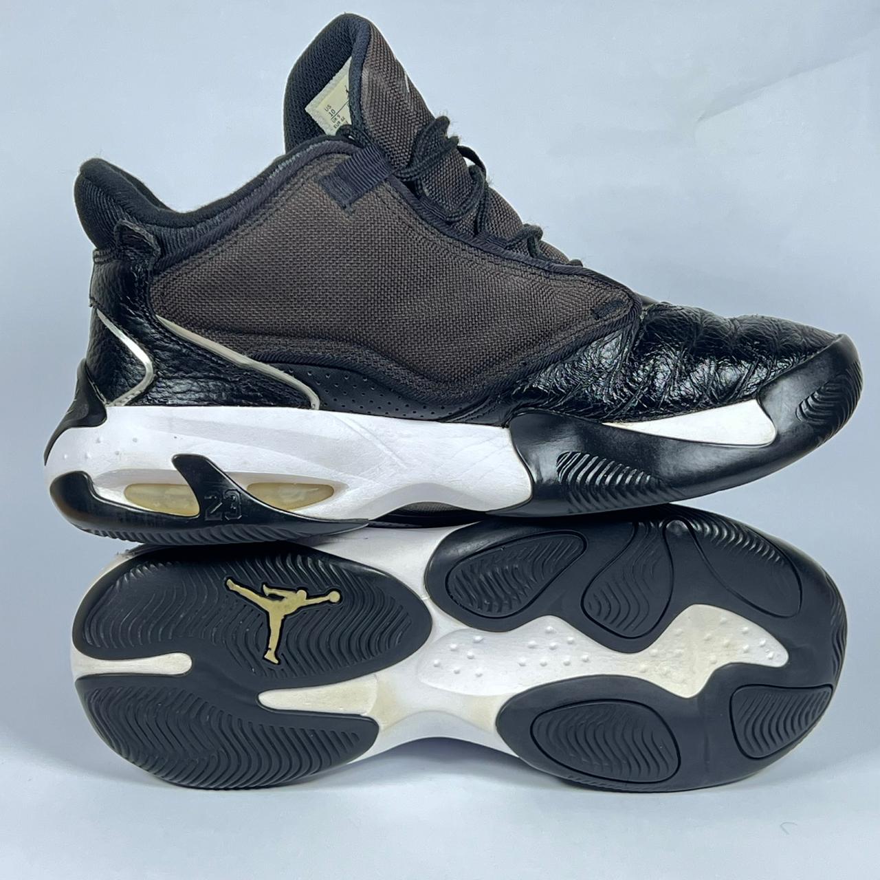 Nike Air Jordan Max Aura 4