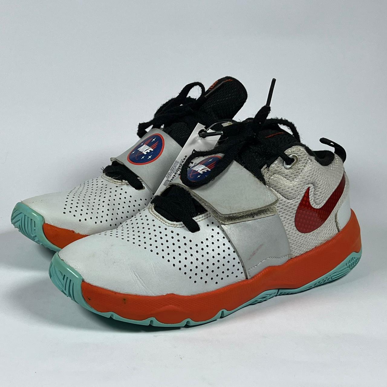 Nike Team Hustle D8 Basketball