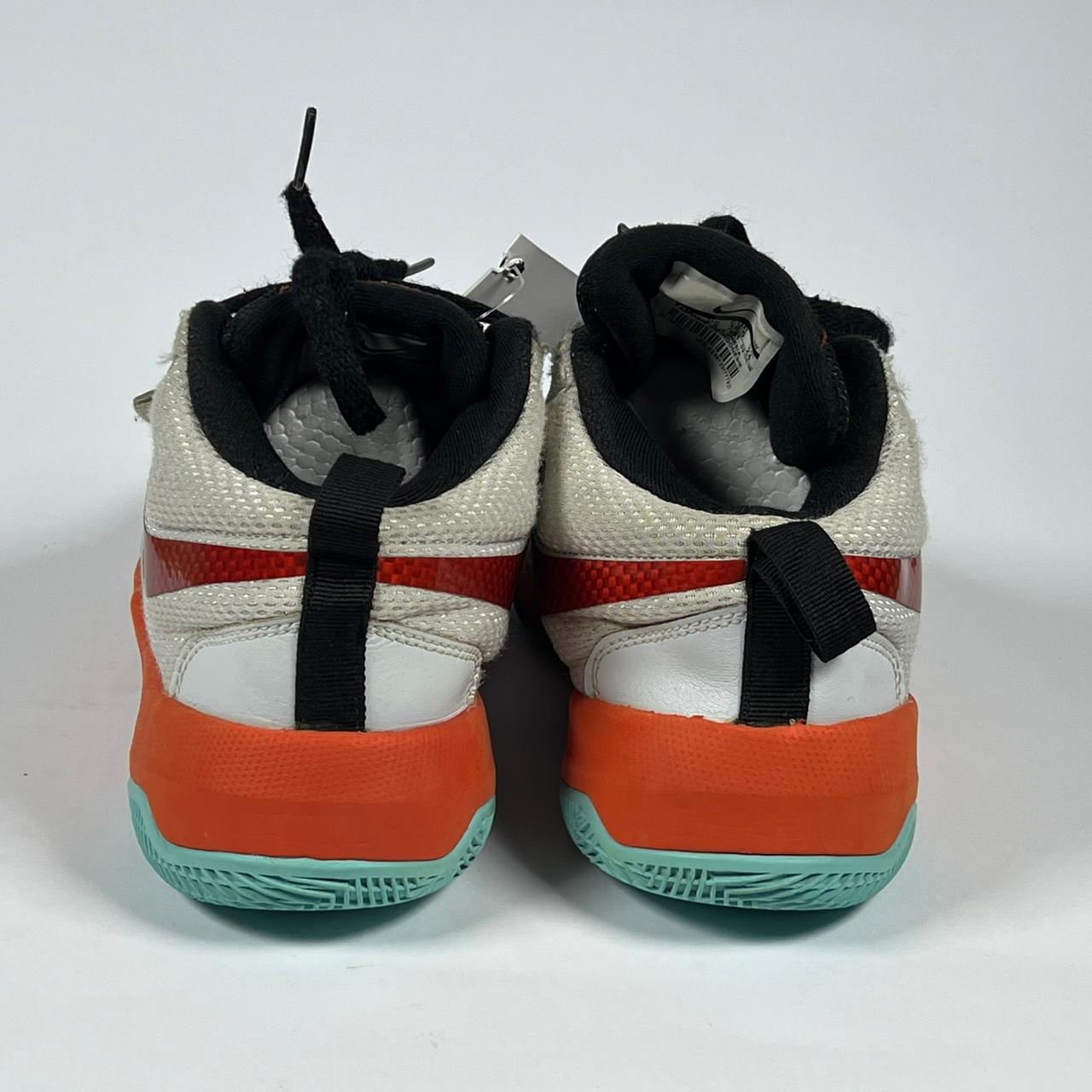 Nike Team Hustle D8 Basketball