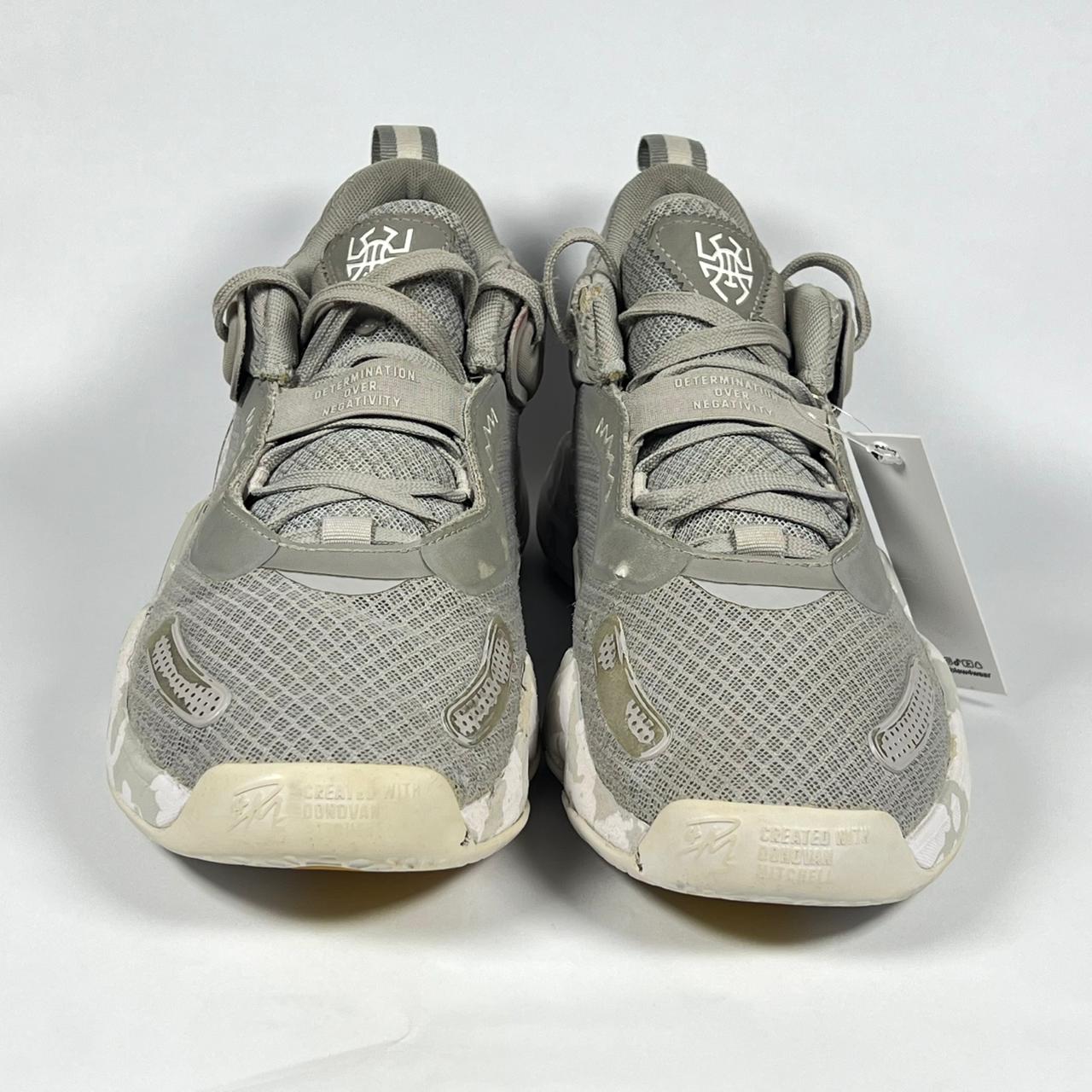 Adidas D.O.N Issue 3 basketball shoes