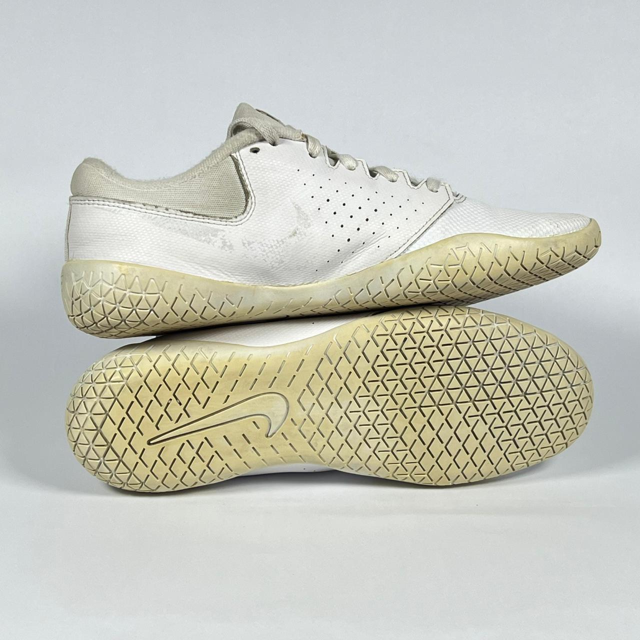 Nike Cheer Sideline 4 Sneakers
