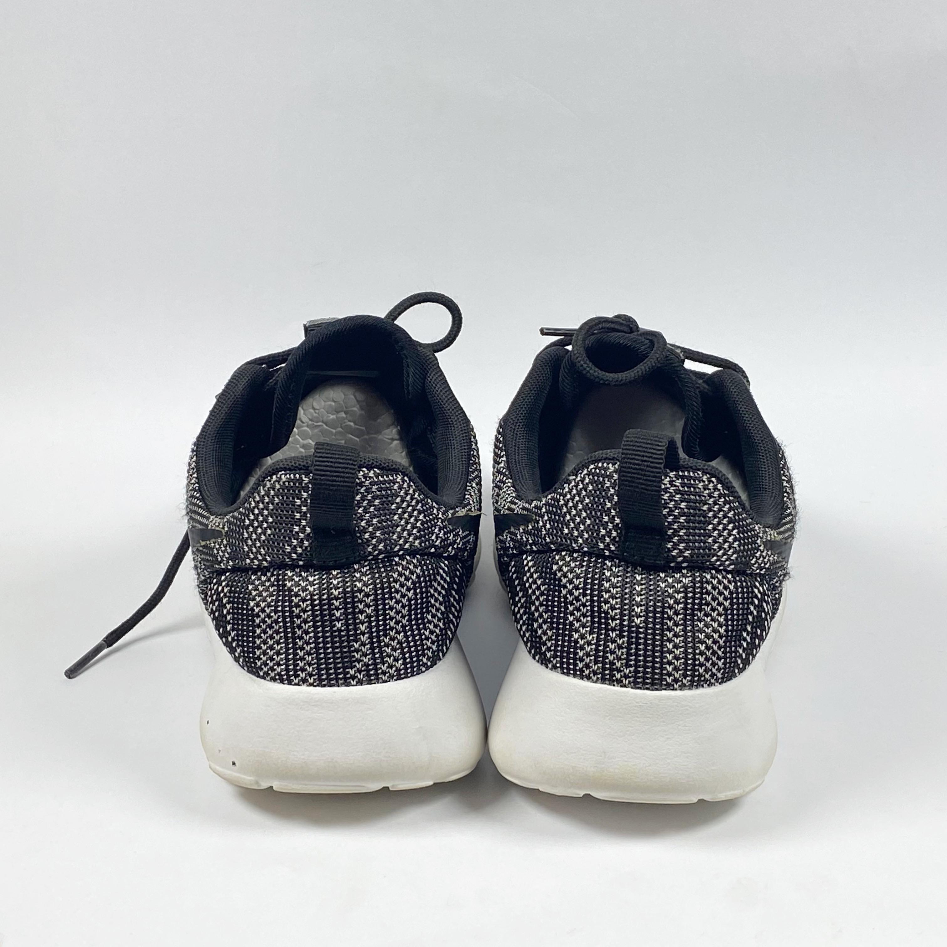 Nike Roshe Jacquard Sneakers