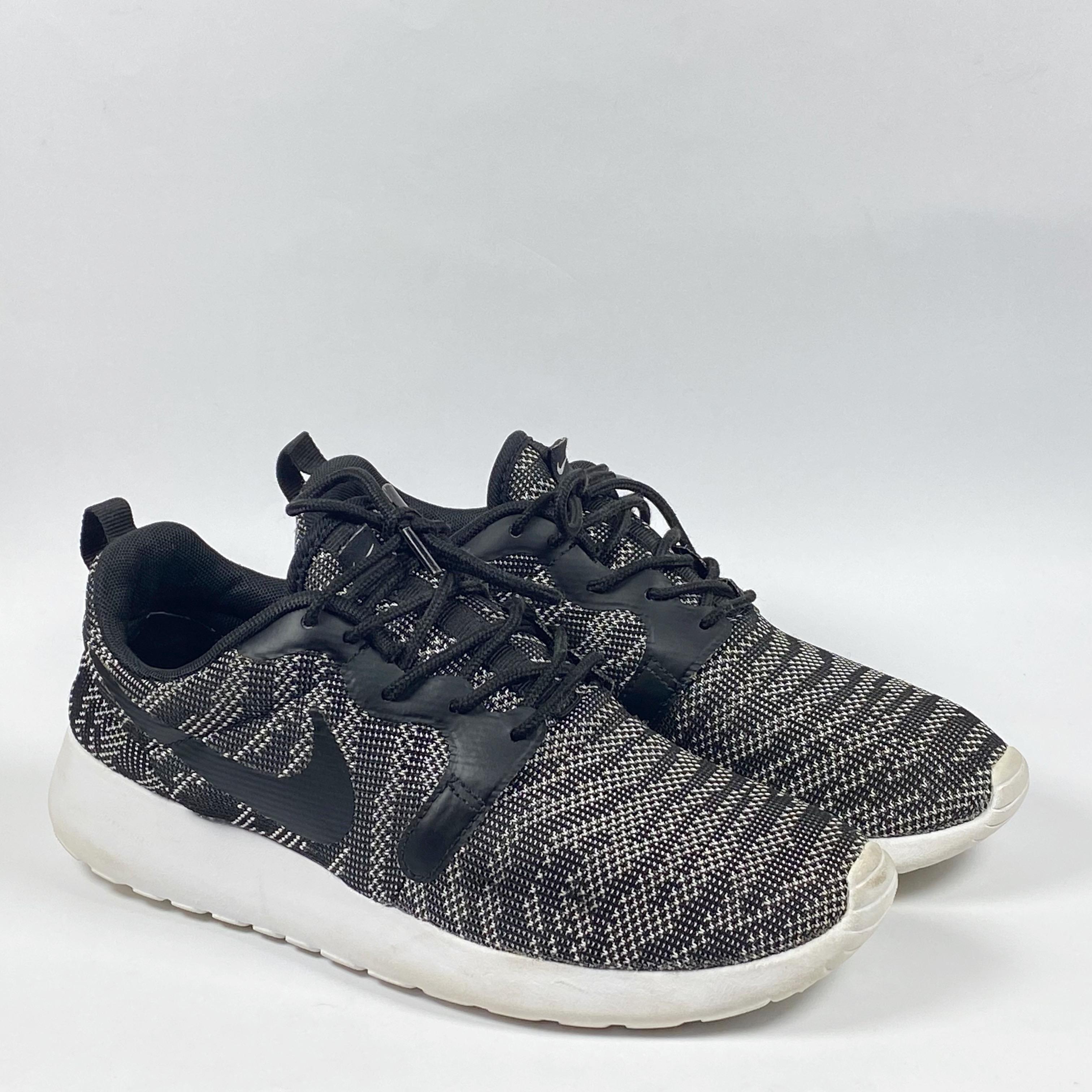 Nike Roshe Jacquard Sneakers