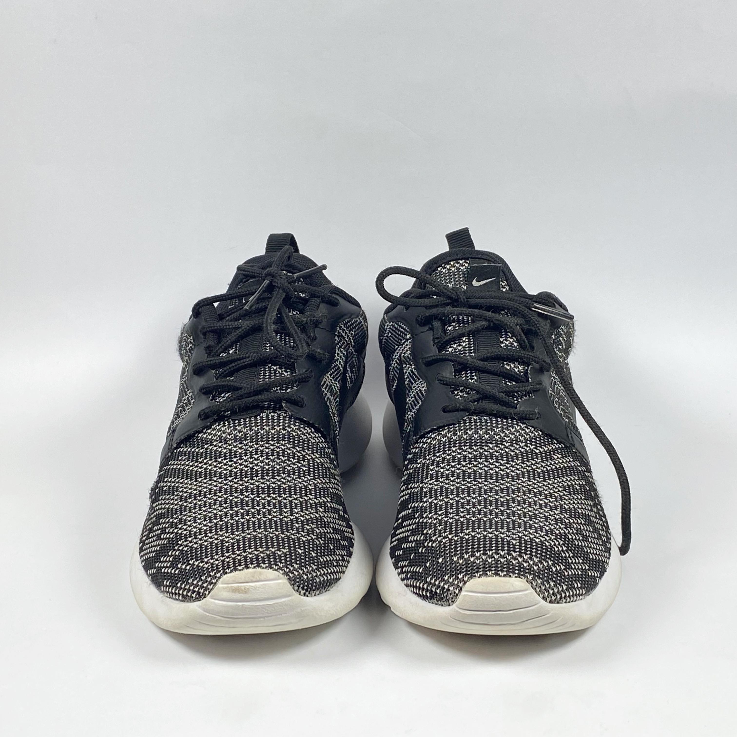 Nike Roshe Jacquard Sneakers