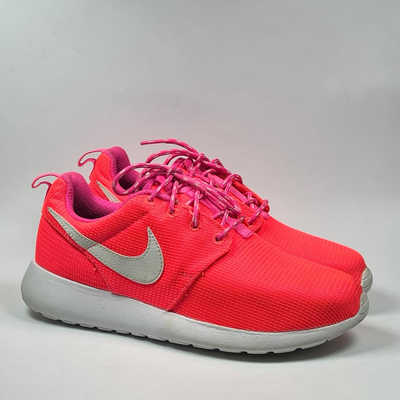 Nike Roshe One GS Lightweight Sneakers