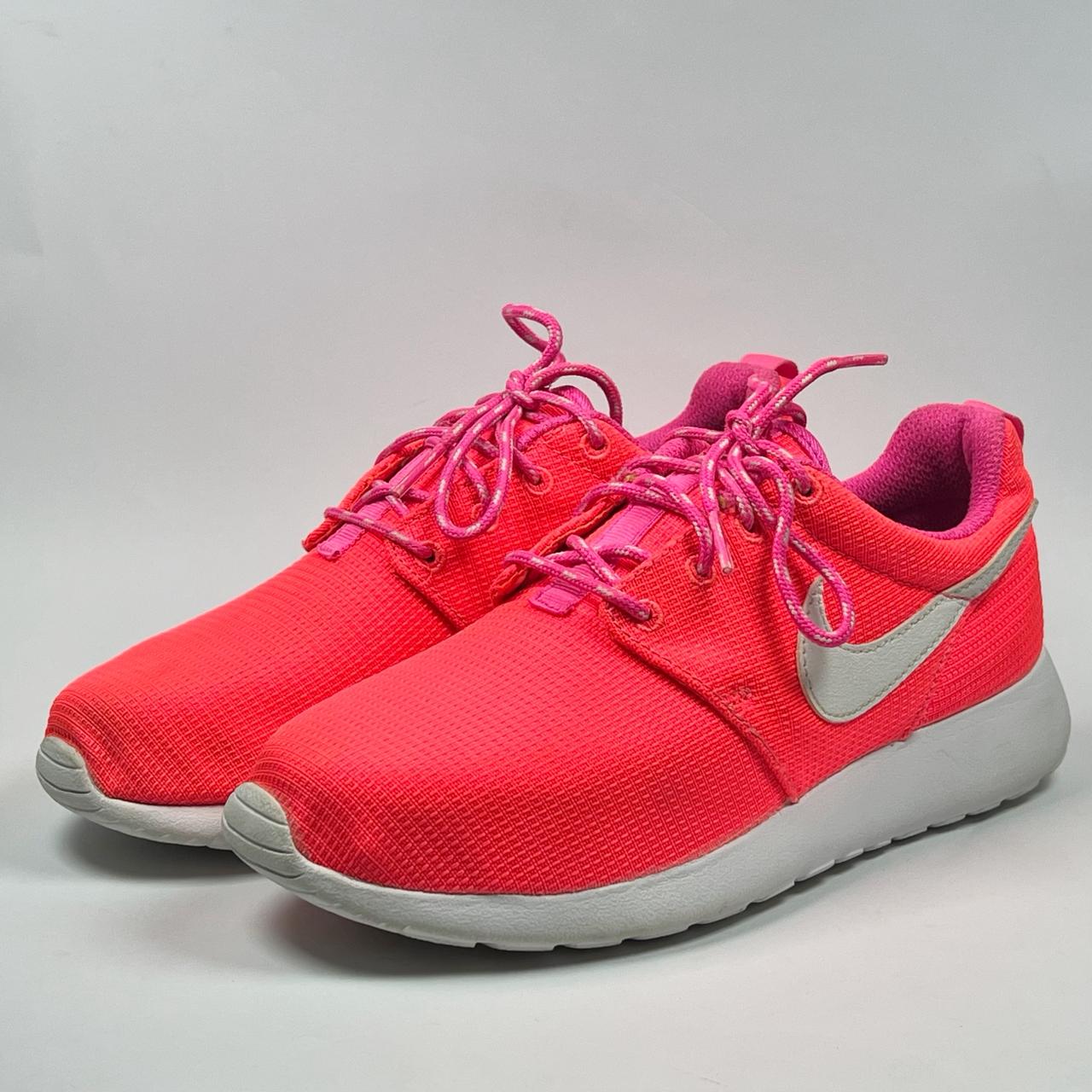 Nike Roshe One GS Lightweight Sneakers